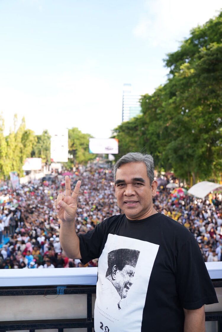 Puluhan Ribu Masyarakat Sulsel Hadiri Jalan Sehat Bersama Cawapres Gibran