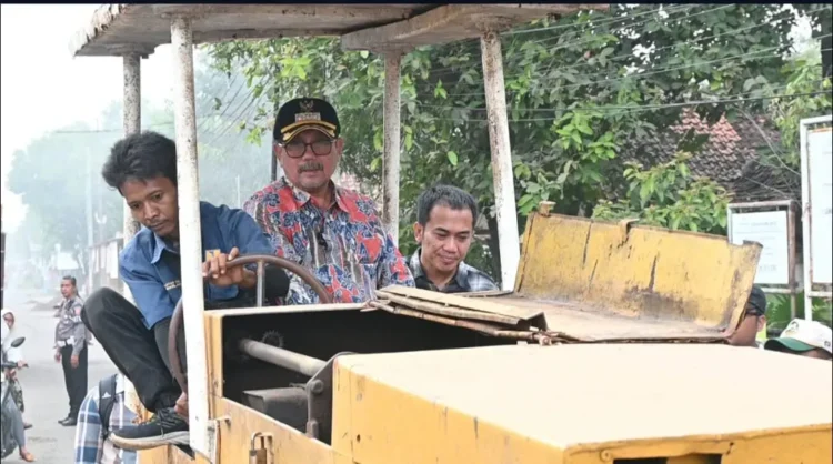 Respon Cepat Bupati Imron Perbaiki Jalan Rusak