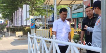 Wali Kota Tinjau Pemagaran Trotoar CSB, Upaya Tingkatkan Kenyamanan Pengguna Jalan