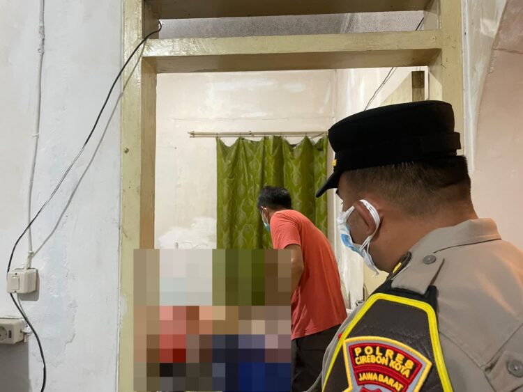 Lansia Tinggal Sendiri Ditemukan Meninggal di Kedawung Cirebon, Warga Cium Aroma Tak Sedap